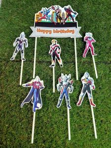 Topper Cake Ultraman: Hiasan Kue Ulang Tahun yang Mengesankan