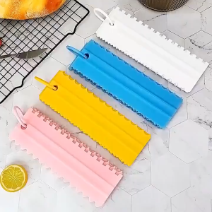 Scraper 4in1 Set Baking Sisis Penghalus Scraper Spatula 4in1 / Penghalus Cake Smoothing COMB