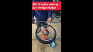 Alat buka pasang ban universal