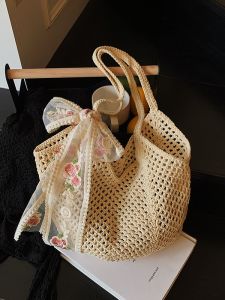 Large Capacity Lazy Style Knitted Commuter Bag Womens 2025 New Hollow out Beach Vacation Tote Single Shoulder Bag