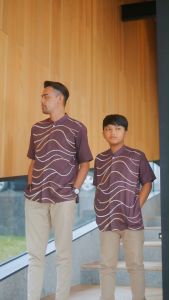 SAKHA Series by ALTHAFF Baju Koko Couple Ayah dan Anak Laki-Laki Bahan Katun Adem Warna Ungu Magenta - Kemeja Muslim Pria Dewasa Lengan Pendek Terbaru 2023