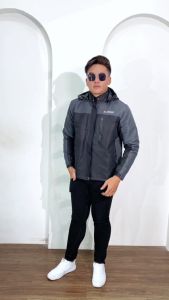 Armous Jaket Parasut Windbreaker Pria Waterproof Bahan Taslan Anti Air Dan Angin