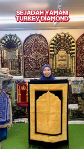 Sajadah Dewasa YMANI BLACK EDITION Ukuran 70*110 cm Bahan Bludru Halus dan Lembut