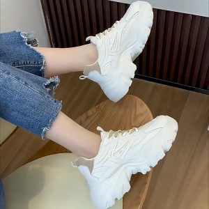 Bunnyshop พร้อมส่ง รองเท้าผ้าใบ สีขาวครีม น้ำตาลละมุน เสริมส้น5ซม. สไตล์เกาหลี น่ารักมาก มินิมอล