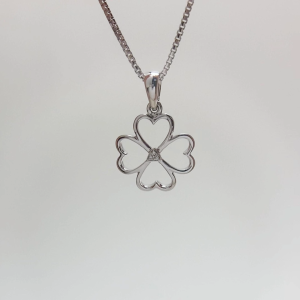 LAZO DIAMOND Minimalist Lucky Clover Diamond Pendant in 375/9K White Gold