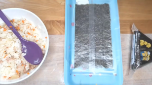[Manjun Gim] Minions Twice Roasted Triangle Gimbap Onigiri Nori Korean Seaweed Wrapper Sushi Laver with sticker