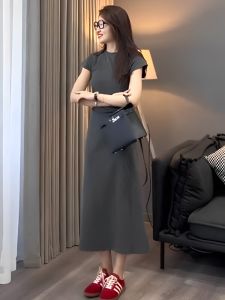 ชุดเดรสสั้นแขนสั้นสีเทาสไตล์ฝรั่งเศส ทรงเข้ารูป ฤดูร้อน 2025 ชุดเดรสยาวทรงเอสำหรับผู้หญิง ชุดทำงานสไตล์เกาหลี