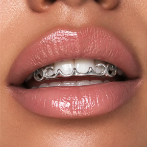 Retro Pattern Hollow Gold Teeth Genuine Gold Electroplated Halloween Hip-Hop Dental Braces Unique Mens Trendy Accessory