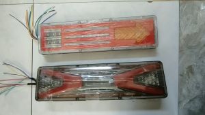 BỘ ĐÈN HẬU XE TẢI HÌNH XƯƠNG CÁ 24V