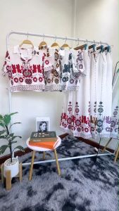 S15043 Set 2 ชิ้น เสื้อเชิ้ตครอปลายดอกไม้ + กางเกงขายาว