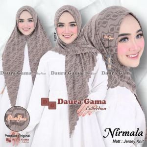 Hijab Segitiga Nirmala / Hijab Instan Segitiga Malay Jersey Knit LaserCut Nirmala By Daura Gama