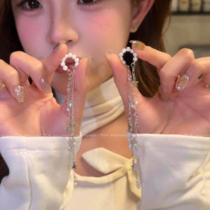 PINK EMPRESS | Silver Star Tassel Stylish Unique Design Ear Clip