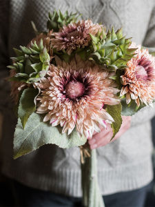 Designer Handheld Sunflower Artificial Flowers Decorative Bouquet Luxury Home Decorations Living Room Ornament Silk Dried Flowers