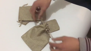 Plain Burlap Drawstring Gift Bags Drawstring Pouch Linen Sacks Gift Pouches for Candy Coffee Jewelry Wedding and Party Supplies