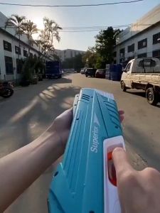 ปืนฉีดน้ำเด็ก แรงดันสูง พกพาสะดวก 650-1700ml ของเล่นสงกรานต์ ของเล่นน้ำ