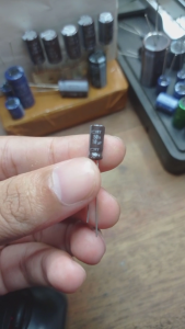 Elko 50v 10uF / 10uF 50v Aur Body Slim Original Isi 10pcs