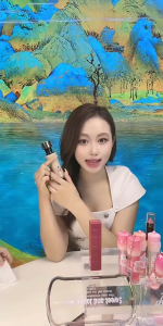 [BSIMONE Official Flagship Store] BSIMONE 6-Color Lightweight Smooth-Fitting Long-Lasting Foundation - Natural and Hydrating Without Caking Breathable and Non-Comedogenic Suitable for All Skin Tones with Long-Lasting Adherence