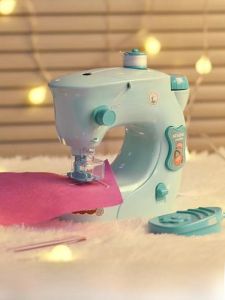 Electric Sewing Machine Toy for Boys And Girls Role Play Household Appliance Doll Clothes Mask Sewing Educational Toy Gift
