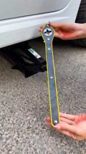Kunci Dongkrak Mobil Universal & Alat Kunci Besi Pemutar Dongkrak Bawaan Mobil