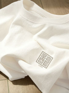 เสื้อยืดคอกลมแขนสั้นผ้าฝ้ายแท้สำหรับฤดูร้อนสำหรับทั้งชายและหญิง สวมใส่สบาย เสื้อเชิ้ตแขนสั้นทรงหลวม สีขาว