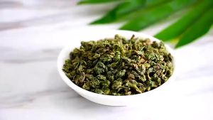 Loquat Leaf Tea 枇杷叶茶 80g Disease Prevent 疾病预防 Anti-Inflammatory 抗炎 Helps Eyesight 维护视力 Lowers Blood/ Weight Loss 降血压 助减肥 Relief Cough Sore Throat Hoarseness 缓解咳嗽、喉咙痛、声音嘶哑
