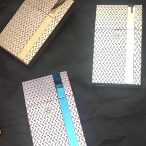 Hộp Đựng Thuốc Lá Nhỏ Gọn Dạng Nhấn Chứa 20 Điếu Họa Tiết Sao Sọc Chất Liệu Nhựa Chống Va Đập Tiện Mang Theo Thiết Kế Thời Trang Kiểu Dáng Lễ Hội