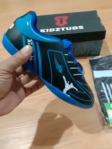 KIDZTUBS Sepatu Futsal Anak Paket Komplit Sepatu Futsal Tas Skin Deker Kaos Kaki Usia 6-10 Tahun Size 28 29 30 31 32 33 34 35 36 37 KDZ1331011825