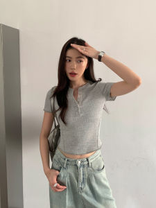 เสื้อยืดแขนสั้นทรงสลิมฟิตสไตล์อเมริกัน Halo Luu สีเทาสำหรับผู้หญิงในช่วงฤดูร้อน เสื้อตัวบนทรงเข้ารูปเนื้อผ้าโพลีเอสเตอร์และคอตตอน