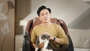 Ghế massage ELIP E3 New - Sạc không dây tiện lợi Mát xa từ tính cánh tay 21 bài massage tự động Matxa chân toàn diện