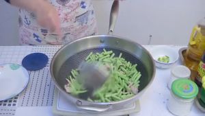 กระทะสแตนเลส กระทะก้นลึก กระทะทรงลึก กระทะผัด กระทะสแตนเลสอย่างดี นาด 34CM พร้อมส่ง