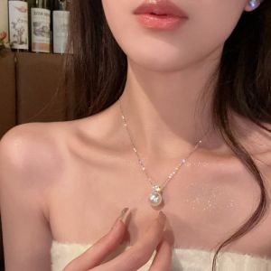 Elegant Grey Pearl Necklace Pendant for Women Sweater Chain Princess Style Fashion Jewelry Original Design Lockbone Chain