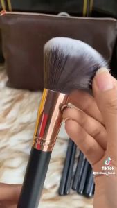 Lady Q ชุดแปรงแต่งหน้า 18 ชิ้น STBA18br ครบเซ็ต ขนแปรงเนียนนุ่ม แน่นหนา คุณภาพดี สีติดง่าย ไม่หลุดร่อน พร้อมประเป๋าหนัง ราคาสุดคุ้ม!!! - สีน้ำตาล