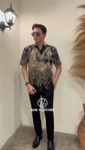 Kemeja Batik Pria Lengan Pendek Motif Gentong Burgundy Polimikro