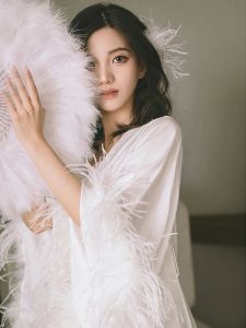 New Chinese Style Wedding Fan Feathers Bridal Gown Engagement Ceremony Morning Robe Photography Props Marriage Accessories