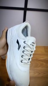 Sepatu Lining & Olahraga: Desain Nyaman & Bisa Bayar Dirumah