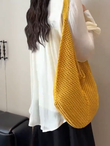 Woven Bag Women New Style Seaside Vacation Beach Bag Large Capacity Straw Bag Casual Shoulder Bag Messenger Bag with Daisy Flower for Vacation and Leisure Needle