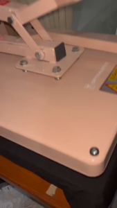 Kaos Atasan dengan Desain & Kata-Kata: Panduan Untuk Pemesanan