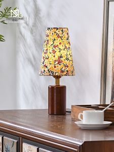 MOYU | French Vintage Korean Floral Design Bedside Lamp