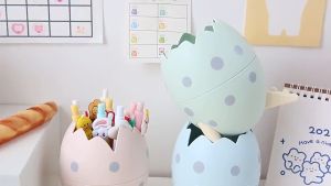 Khay đựng bút viết cọ trang điểm hình trứng khủng long Tặng kèm sticker 2D 3D để bàn siêu đáng yêu Trùm Sỉ Gia Thành