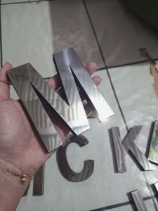 HURUF&ANGKA TIMBUL STAINLES SPONS.UK 10CM