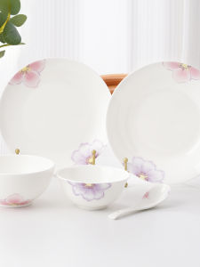 Floral Patterned Bone China Plate