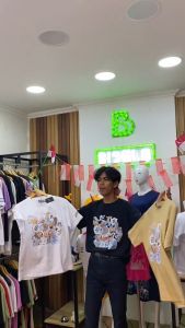 BSL - 85 Bisalo Baju Kaos Pria Wanita lengan pendek (Spesial One Piece ) motif \"GOD NIKA\" Digital Printal Kaos Distro Combed Atasan