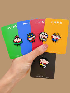 Japanese Style Cartoon Crayon Xiaoxin Peripheral Metal Brooch Cute Cartoon Send Friends Students Badge Pin Men and Women
