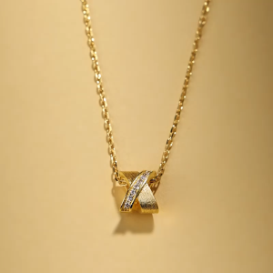 Chow Sang Sang 周生生 999 24K Gold sleek "X" design necklace for Women 47cm 95853N