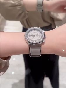 Đồng Hồ Nữ Chính Hãng COMLORVEI D634 Viền Nạm Đá Size 38mm Kèm Hộp Sang Chảnh