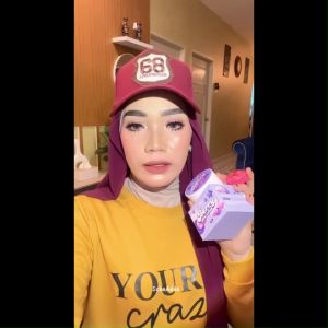 MYCA berry glow scrub 50g