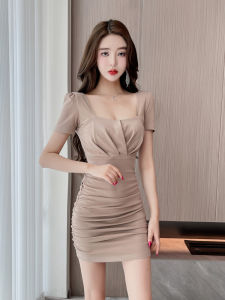 ชุดเดรสทรงเอเอวสูง ทรงเข้ารูป ทรงเข้ารูป คอเหลี่ยม ทรงเข้ารูป แขนสั้น ทรงเข้ารูป ชุดเดรสผู้หญิง ชุดเดรสผู้หญิง