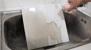 ป้องกันคราบสกปรกสำหรับผนังห้องน้ำ "Lucerna Splatter"