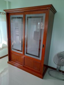 ตู้เสื้อผ้าไม้จริงยางพารา บานสไลด์ / 171 CM