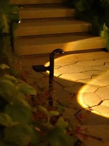 โคมไฟโซล่าเซลล์ แบบเสียบลงดิน ไฟหญ้า LED กันน้ำ IP65 แสงสม่ำเสมอ แบบท่อระบายน้ำ ไฟส่องพื้นกลางแจ้ง สำหรับถนน สวน และพื้นที่หญ้า